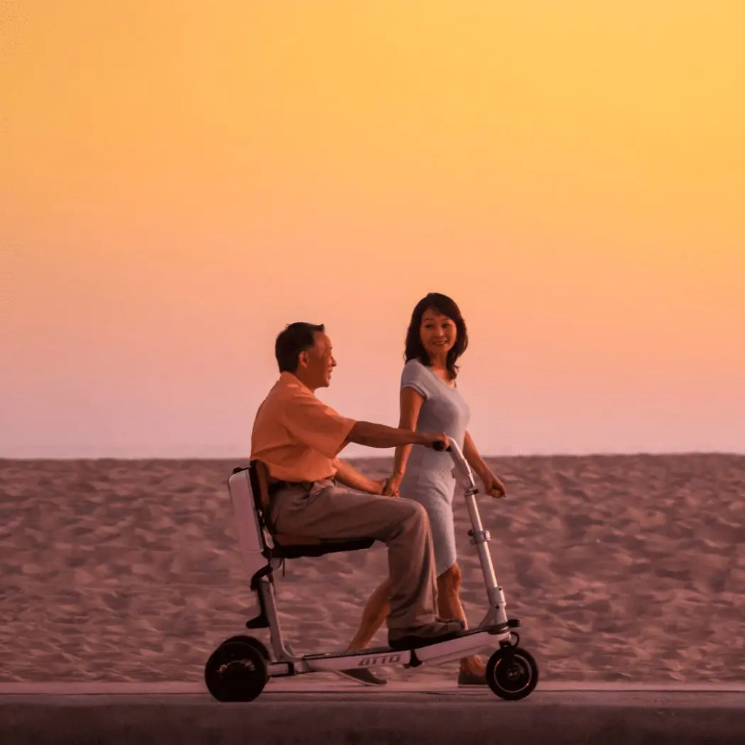 Składany w walizkę skuter mobilny ATTO