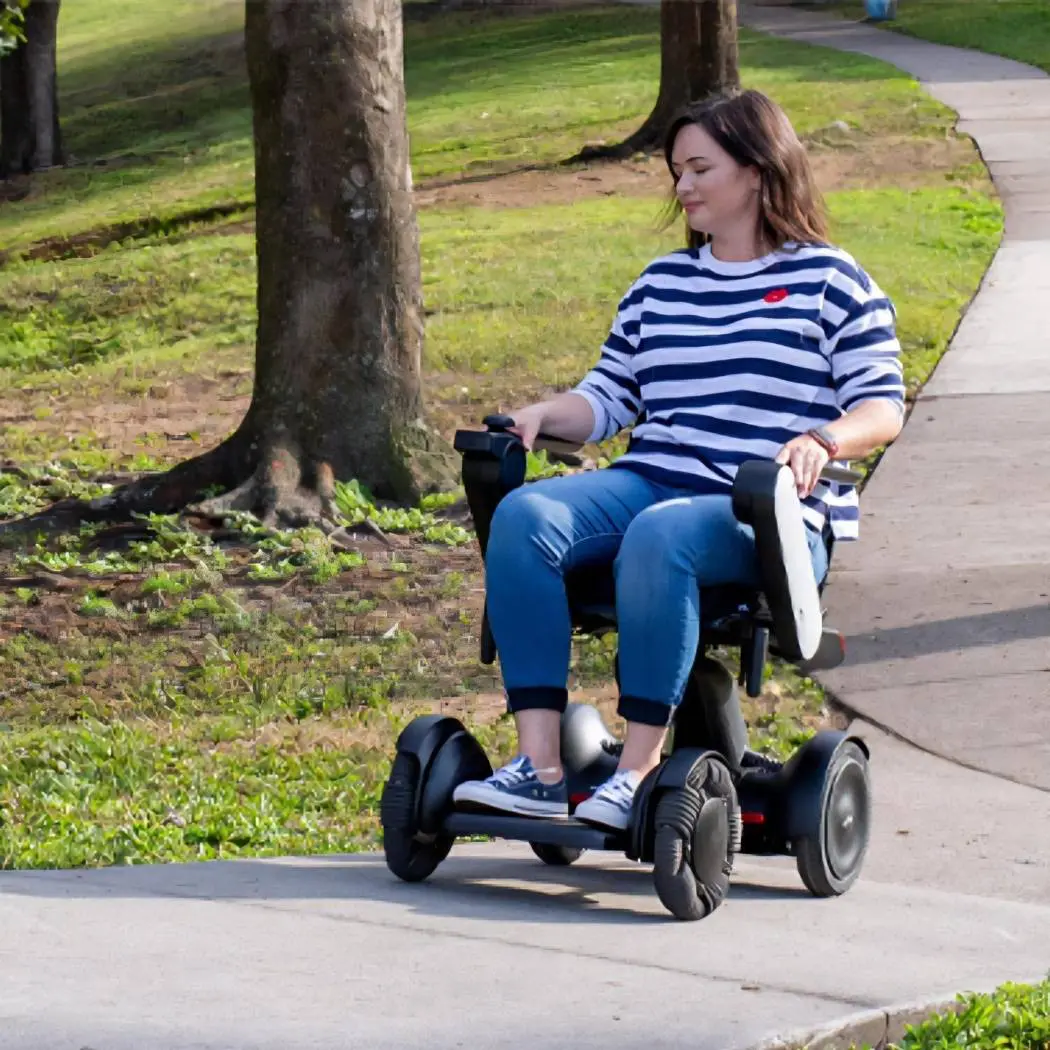 Elektryczny wózek inwalidzki WHILL Model C2